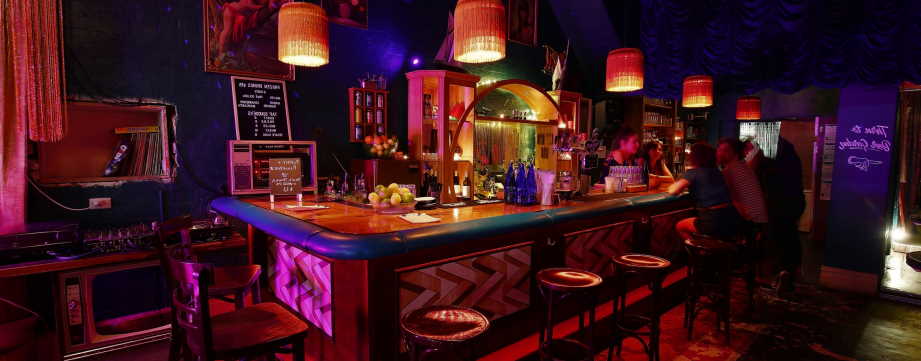 Interior Light In Bars » New Street Bar & Grill