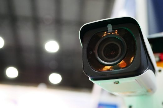 Do webcams record sound in restaurants?